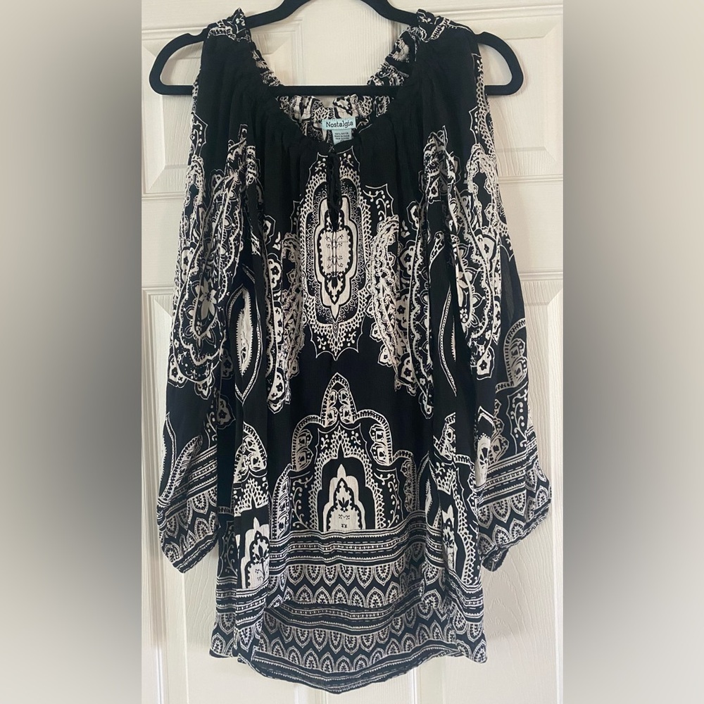 Nostalgia black and white cold shoulder, long sleeve dress shirt.